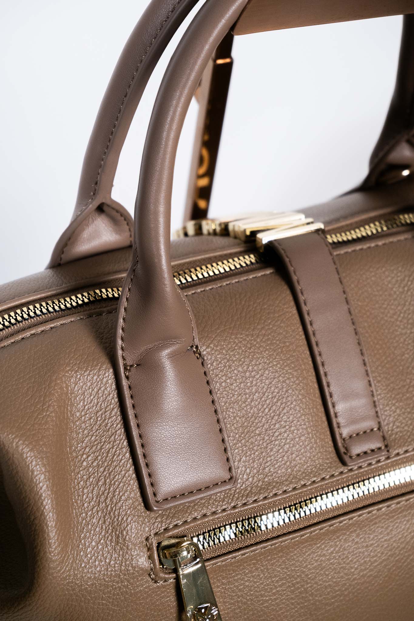 Bauletto con dettaglio chiusura in metallo  – Mimi-Muà