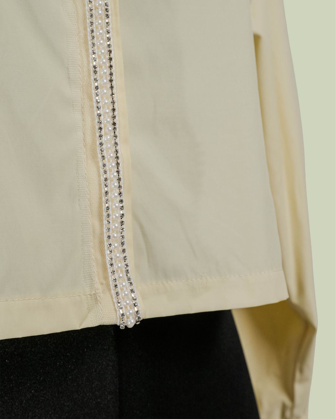 Camicia Cropped con Bordo Gioiello – Mimi-Muà