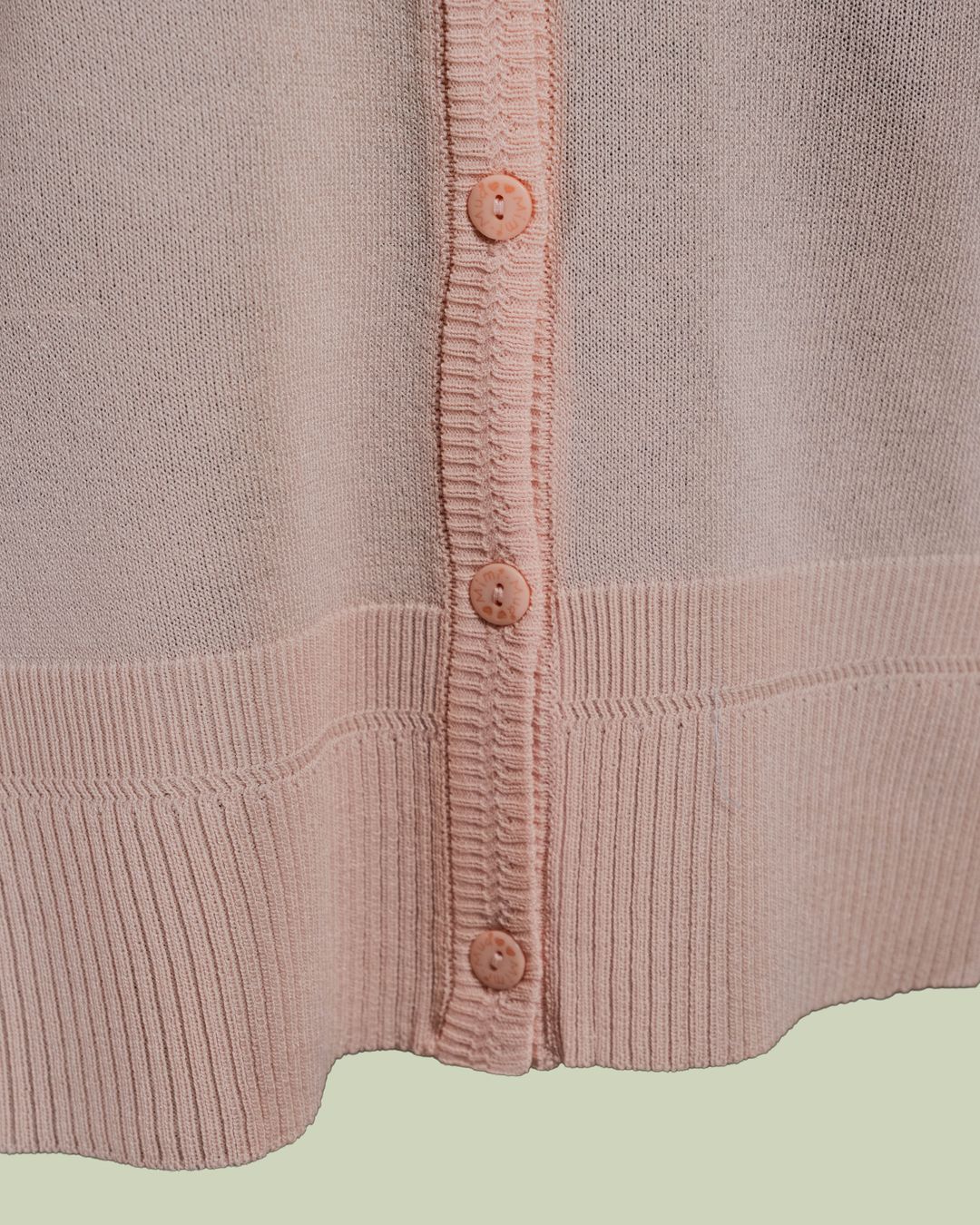 Top in Maglia Fine con Scollo a V e Bottoni – Mimi-Muà