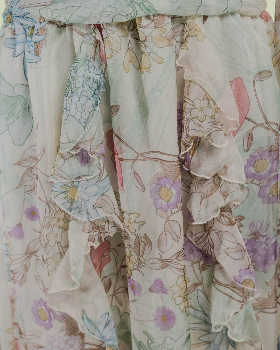 Abito Lungo in Chiffon Floreale con Rouches e Laccetto – Mimi-Muà