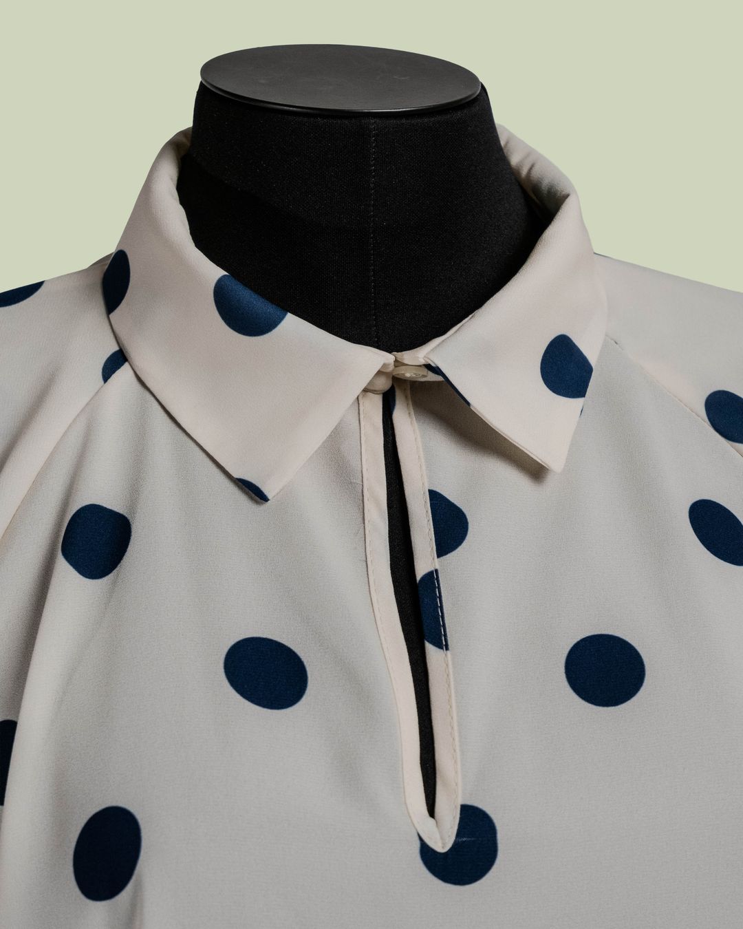 Blusa a Pois con Maniche a Palloncino – Mimi-Muà