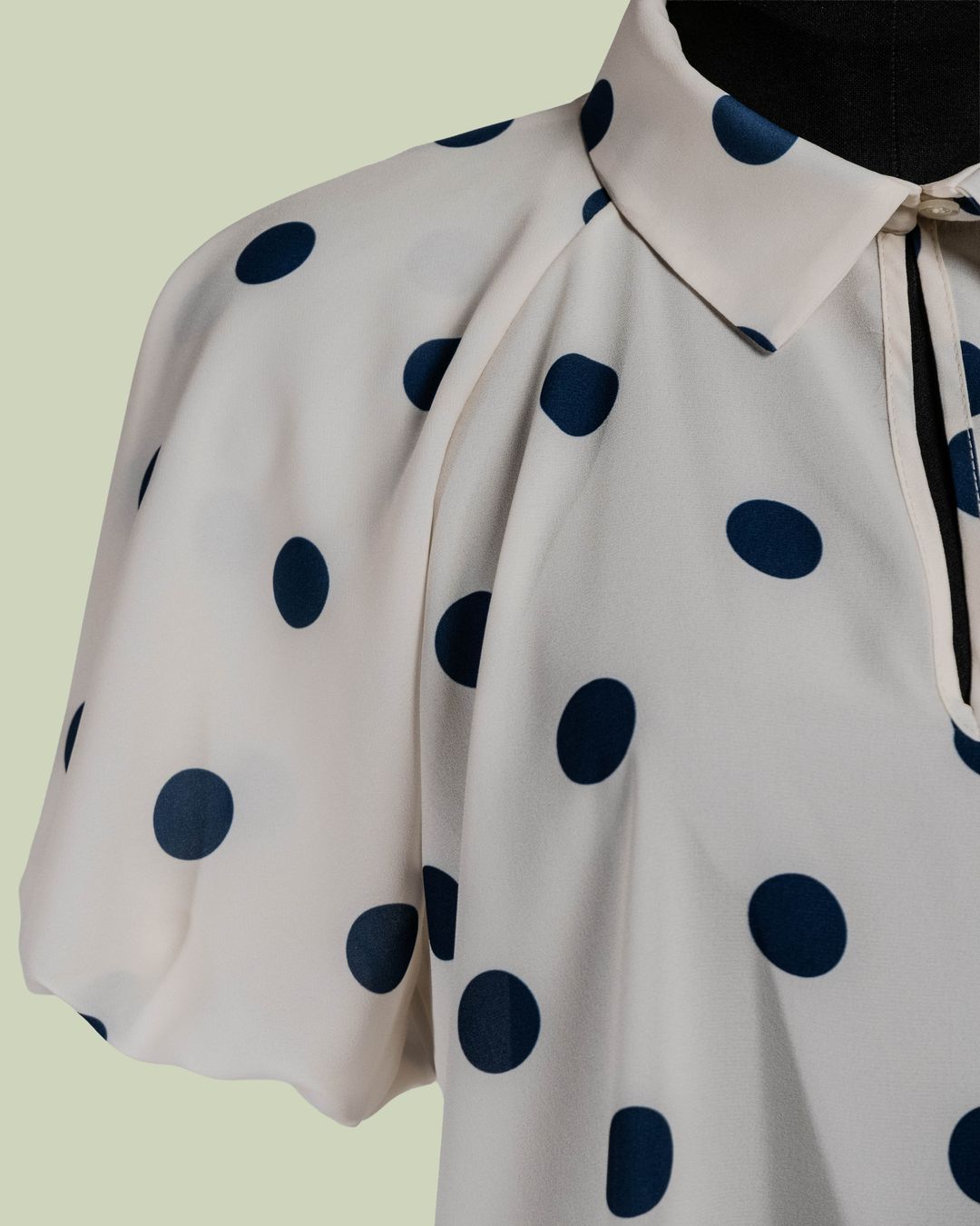 Blusa a Pois con Maniche a Palloncino – Mimi-Muà