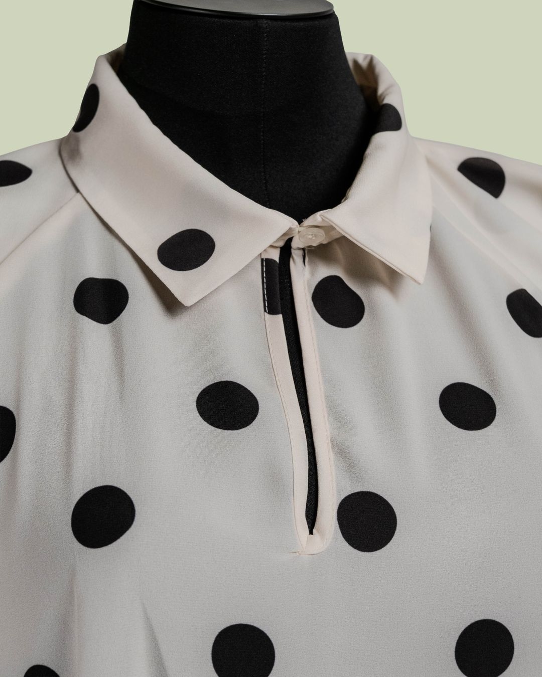 Blusa a Pois con Maniche a Palloncino – Mimi-Muà