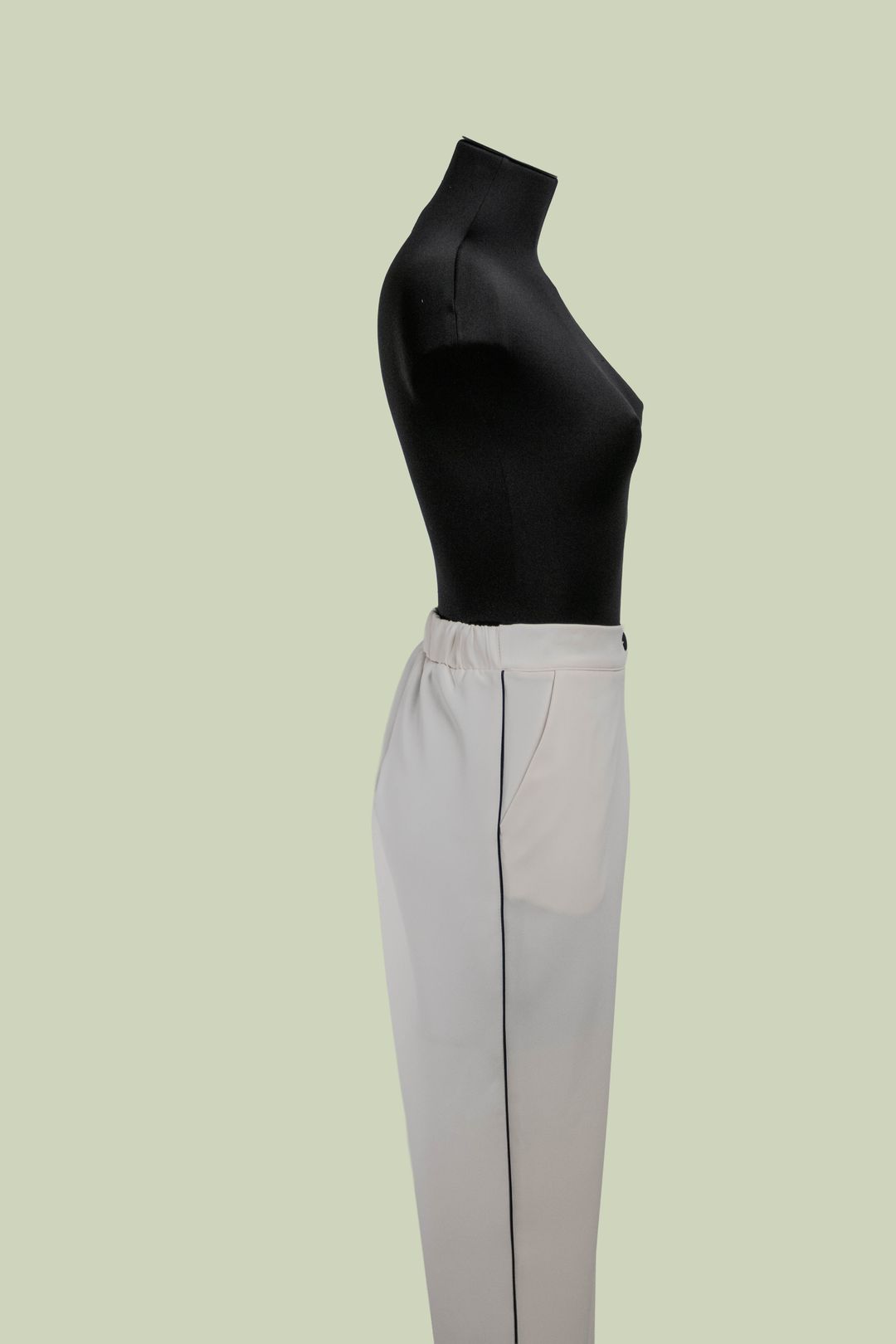 Pantalone a Vita Alta con Bottone a Contrasto – Mimi-Muà