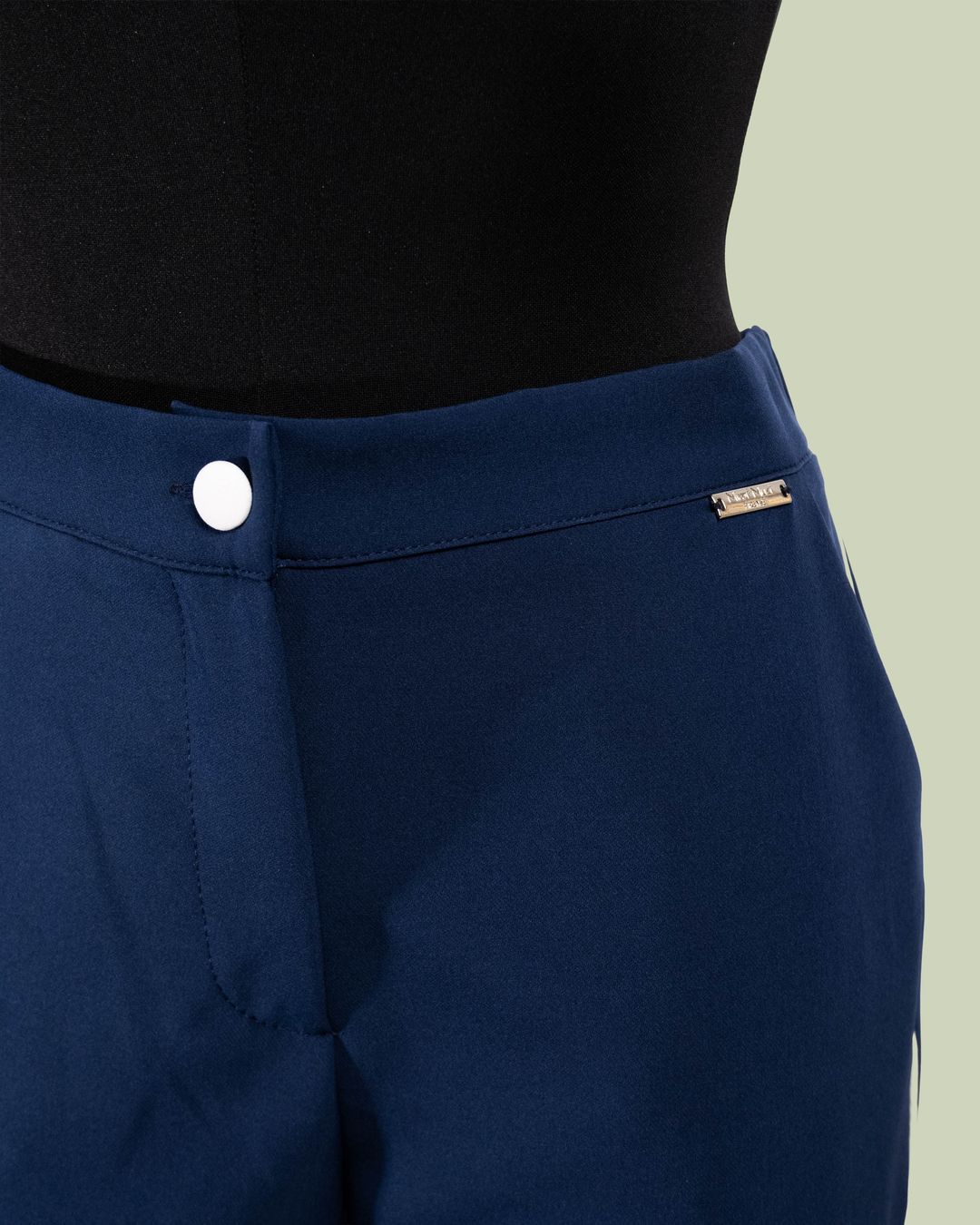 Pantalone a Vita Alta con Bottone a Contrasto – Mimi-Muà