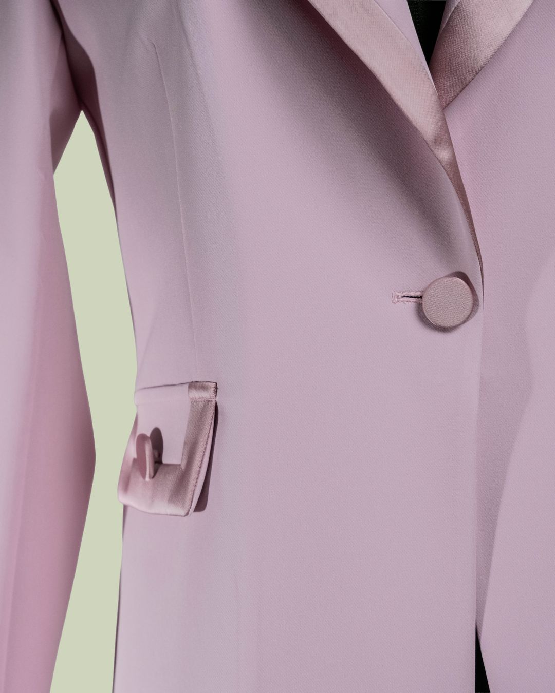Giacca con Revers e Tasche in Simil Raso – Mimi-Muà