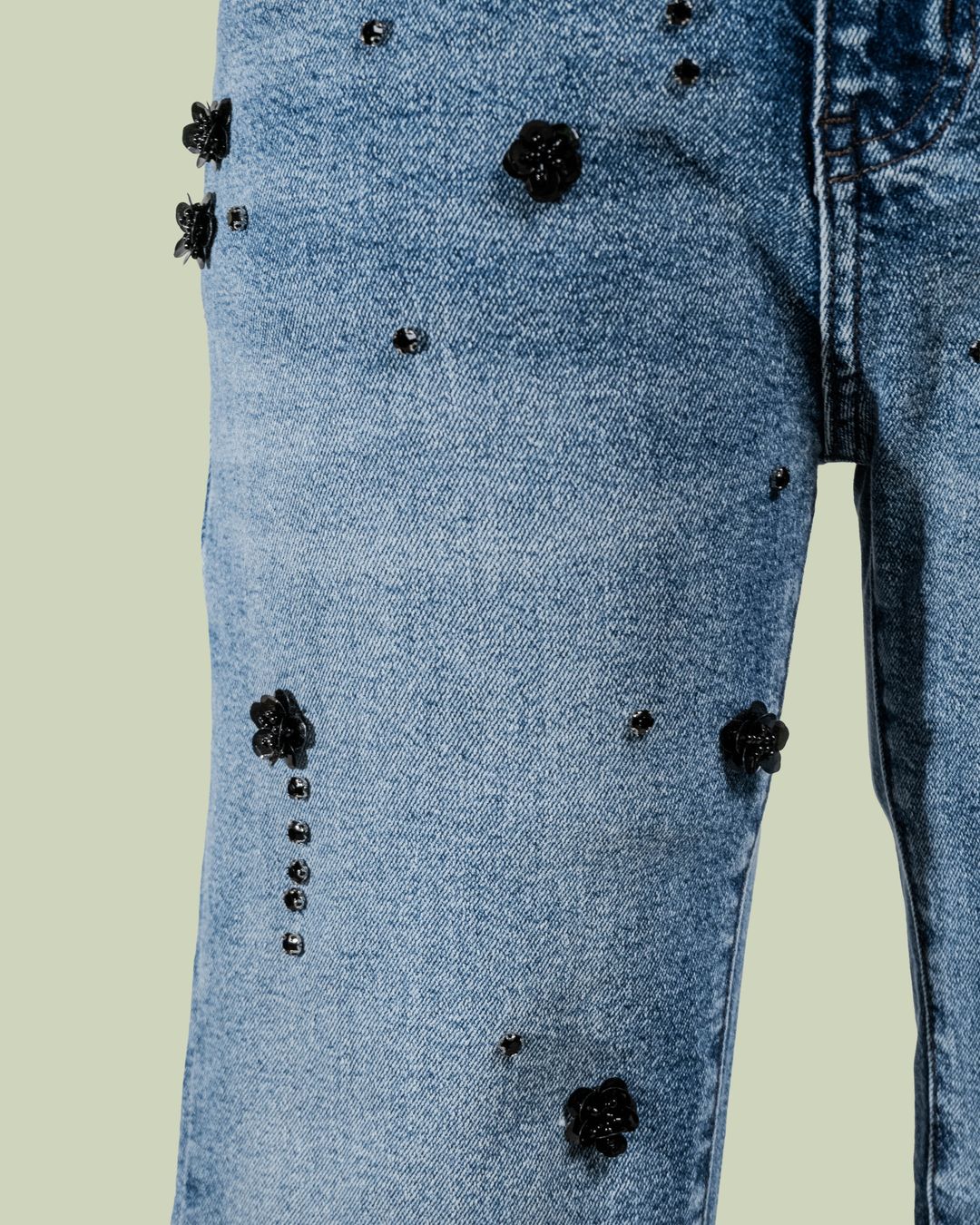 Jeans Flare con Applicazioni Floreali Tridimensionali – Mimi-Muà
