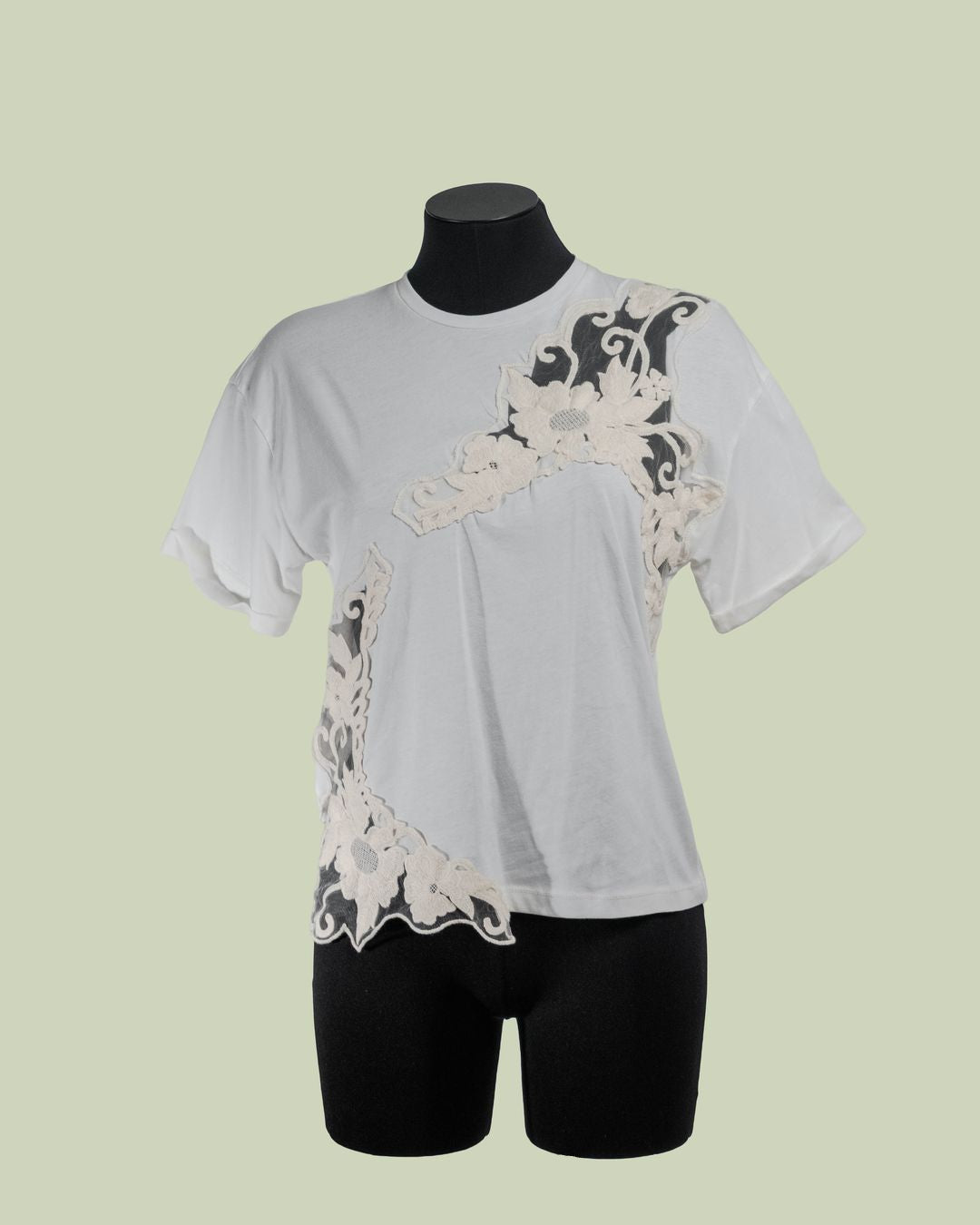 T-shirt con Applicazione Asimmetrica in Pizzo Ricamato – ECO