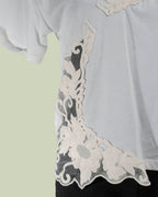 T-shirt con Applicazione Asimmetrica in Pizzo Ricamato – ECO