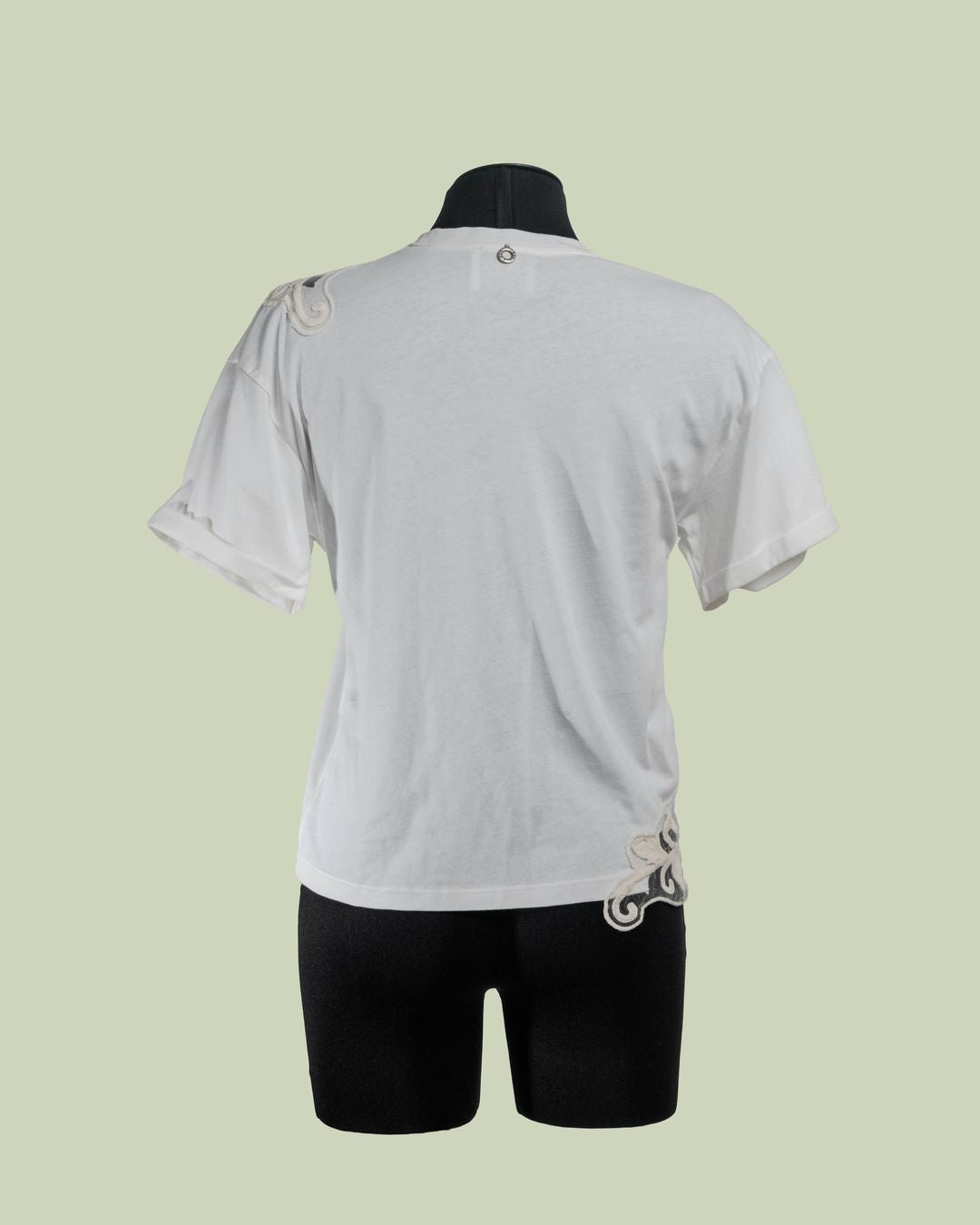 T-shirt con Applicazione Asimmetrica in Pizzo Ricamato – ECO