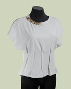 T-shirt in Cotone con Catena Gioiello Asimmetrica – ECO