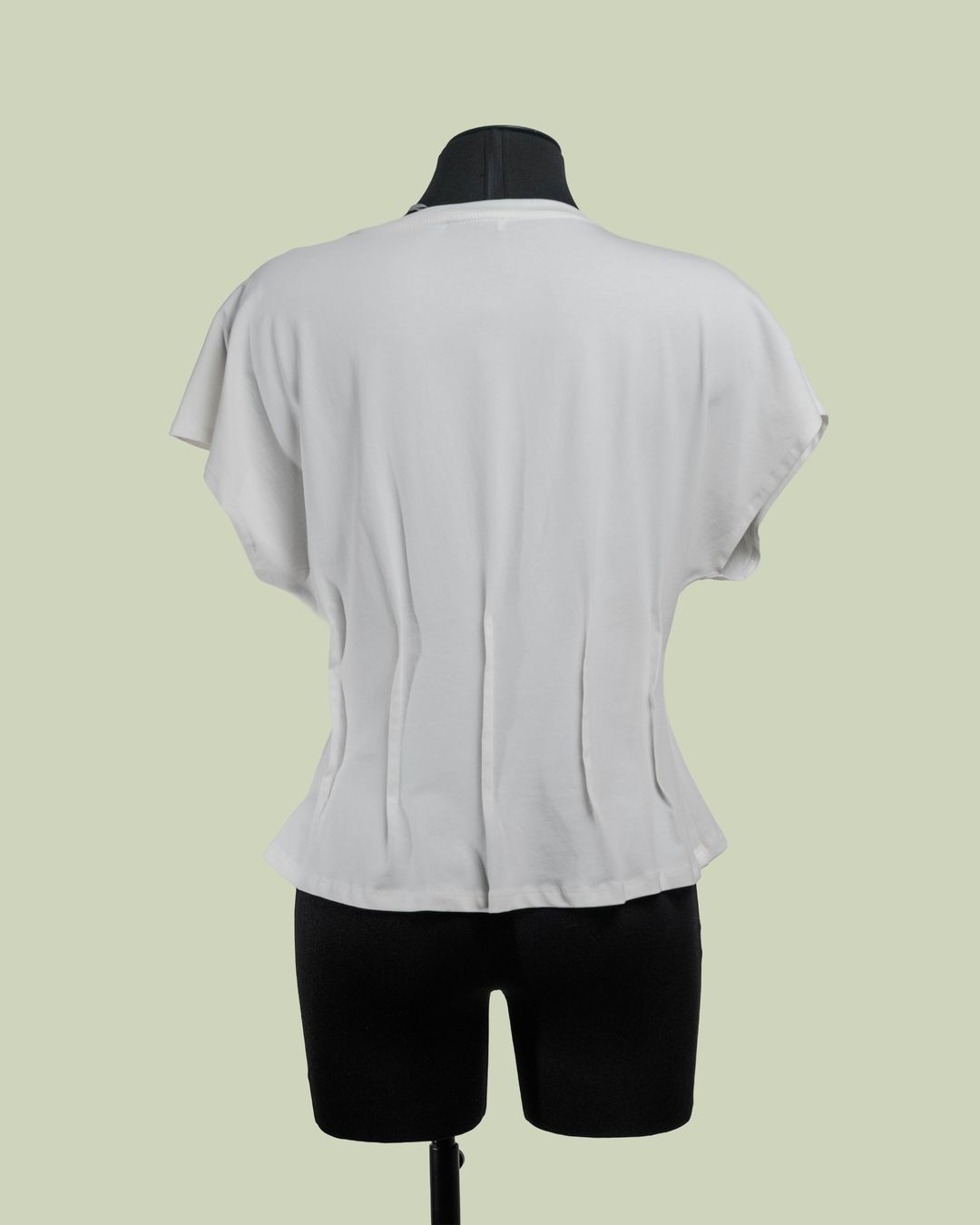 T-shirt in Cotone con Catena Gioiello Asimmetrica – ECO