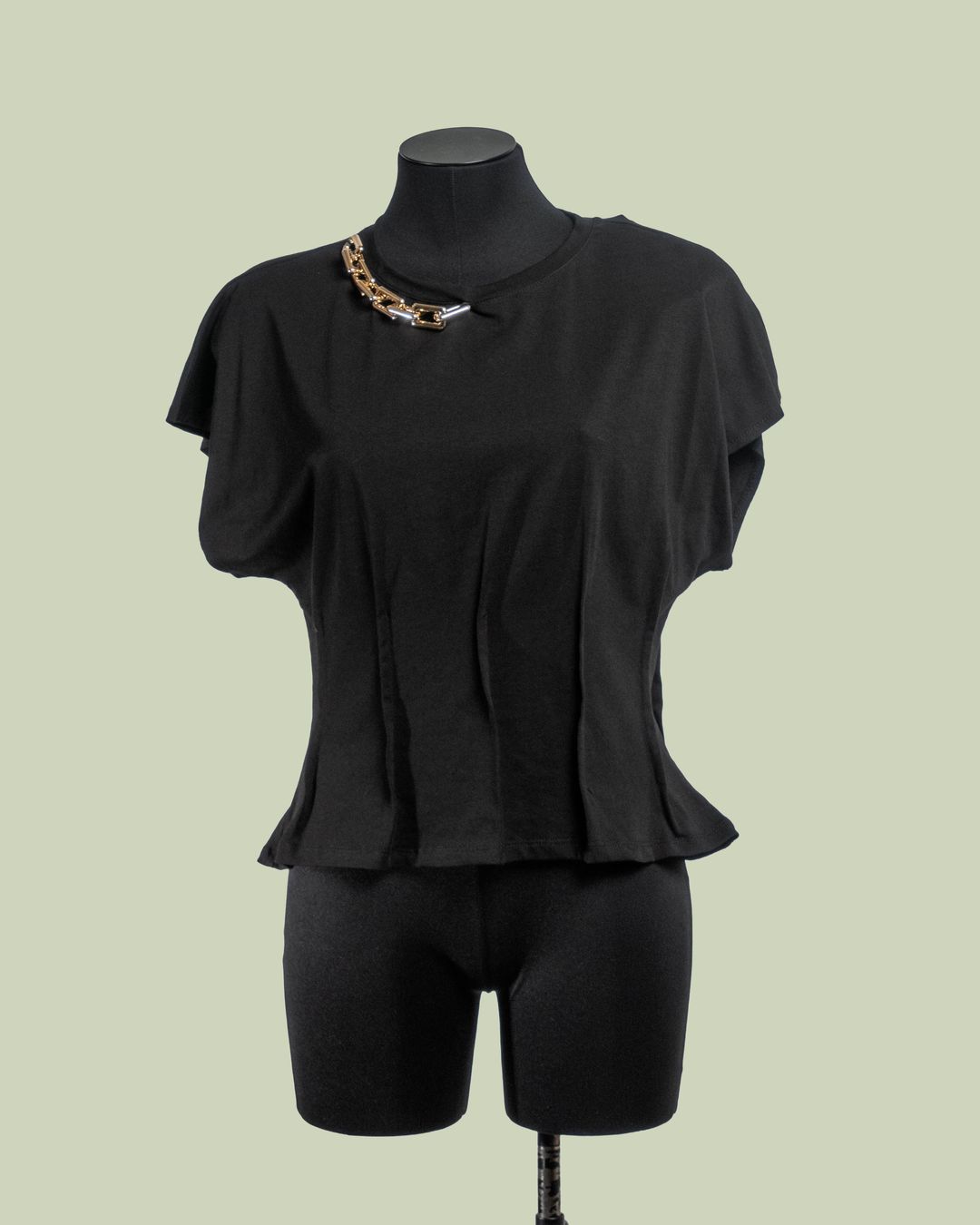 T-shirt in Cotone con Catena Gioiello Asimmetrica – ECO - NERO
