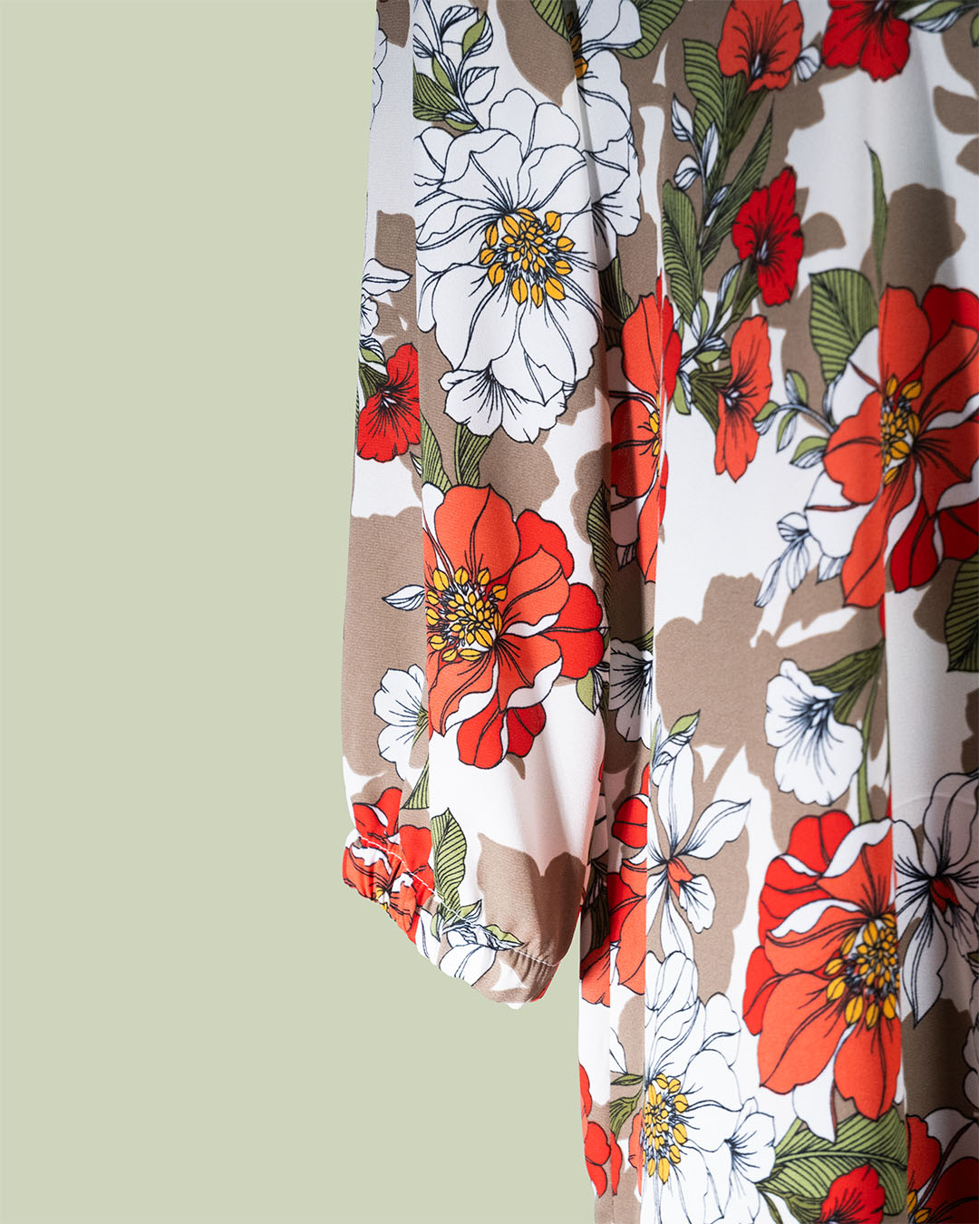 Blusa con Colletto Aperto e Stampa Floreale a Maniche ¾ – Talissa