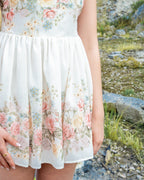 Abito mini a fiori in tessuto fluido, linea babydoll
